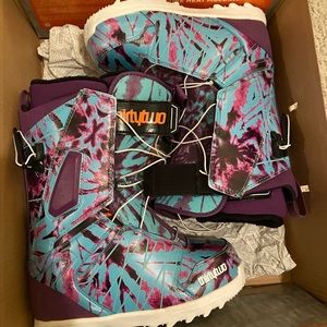 Thirtytwo women’s snowboarding boot (tie-dye)